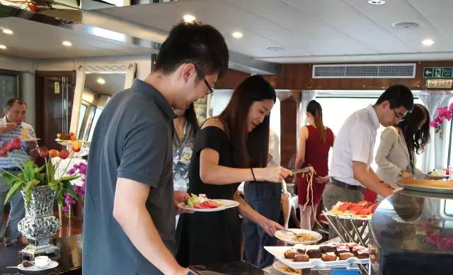 東方龍商務(wù)與重慶商會(huì)探索交流新平臺(tái)、合作新模式