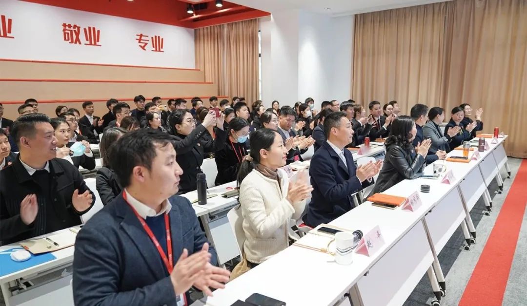 集中火力強(qiáng)開(kāi)發(fā)，凝心聚力攻落地！3月中旬，集團(tuán)26個(gè)優(yōu)質(zhì)投資選址項(xiàng)目通過(guò)評(píng)估