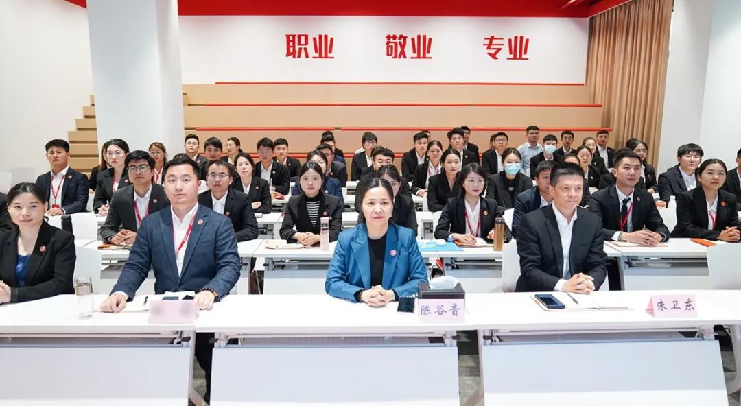 樹立項(xiàng)目為王，打造招大引強(qiáng)“強(qiáng)磁場(chǎng)”！5月上旬，集團(tuán)共28個(gè)優(yōu)質(zhì)投資選址項(xiàng)目通過(guò)評(píng)估！
