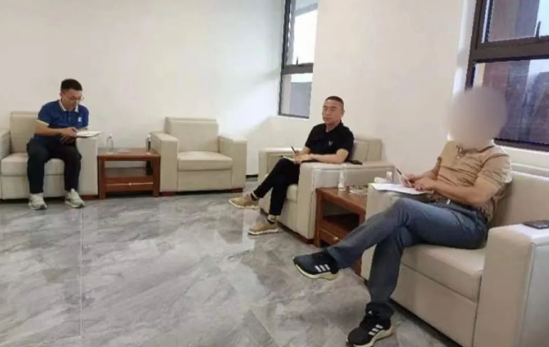 細(xì)分行業(yè)龍頭企業(yè)！光源顯示材料投資選址項(xiàng)目方考察四川某地方政府