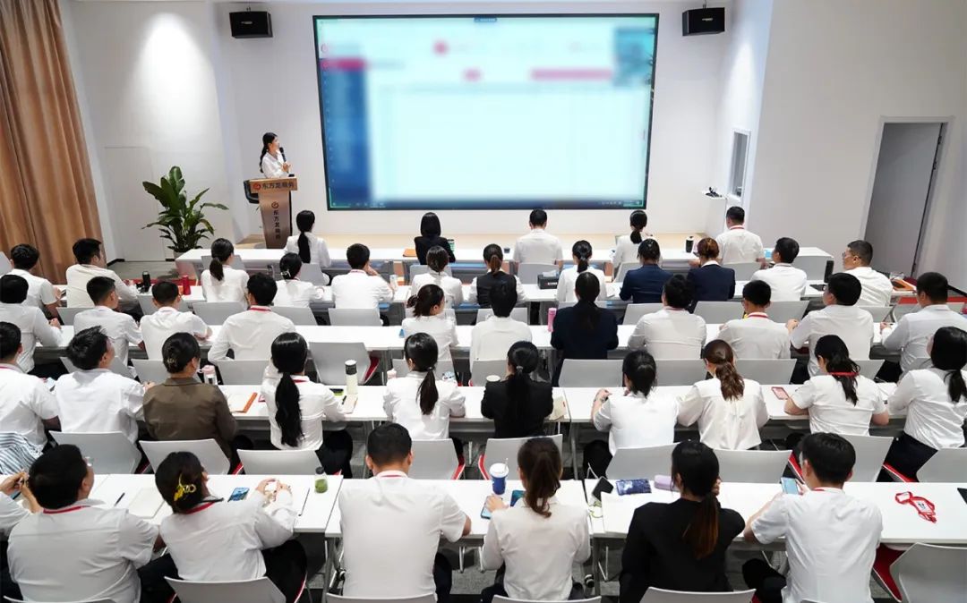 放大項(xiàng)目開發(fā)量，提振發(fā)展精氣神！9月上旬，集團(tuán)共34個(gè)優(yōu)質(zhì)投資選址項(xiàng)目通過評(píng)估