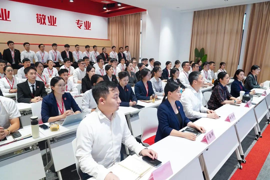 迎進博，抓服務，東方龍商務再出擊！10月下旬，集團共35個優(yōu)質投資選址項目通過評估