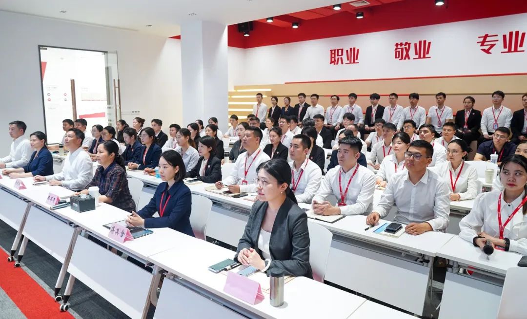 迎進博，抓服務，東方龍商務再出擊！10月下旬，集團共35個優(yōu)質投資選址項目通過評估