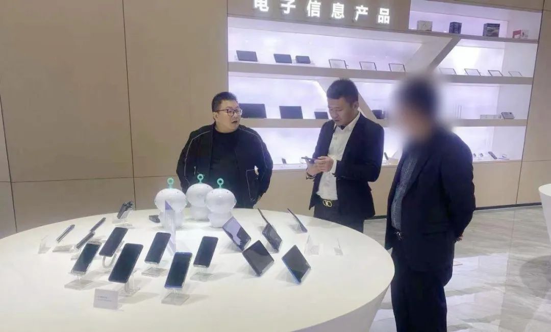 英業(yè)達(dá)等知名企業(yè)合作商！光電顯示觸控模組生產(chǎn)投資選址項(xiàng)目方反向考察四川某地方政府