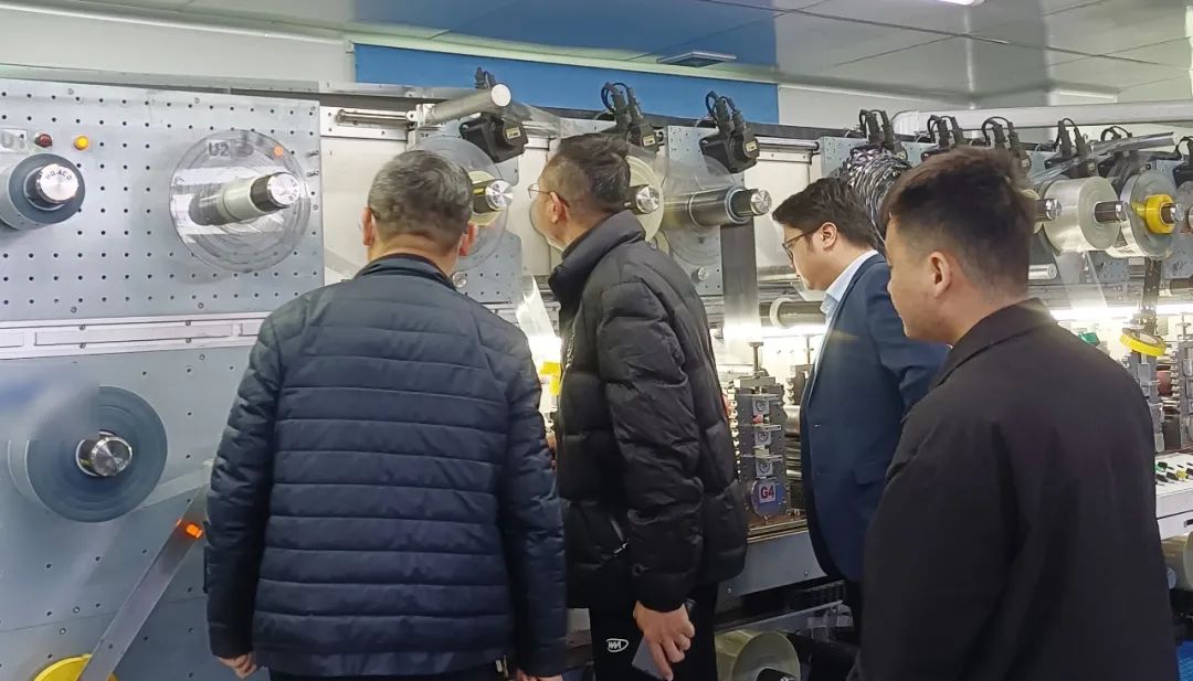 行業(yè)技術(shù)領(lǐng)先，與知名消費類電子企業(yè)長期合作！廣東某地方政府實地對接專精特新消費電子導(dǎo)熱材料擴建投資選址項目